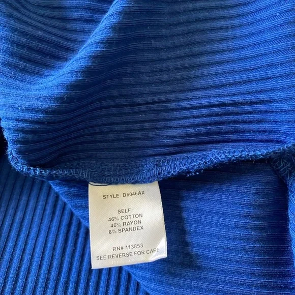 Long Sleeveless Dress - Picture 6 of 7